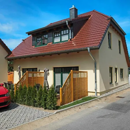 Doppelhaeuser Zum Reetmoor Haus Friederike